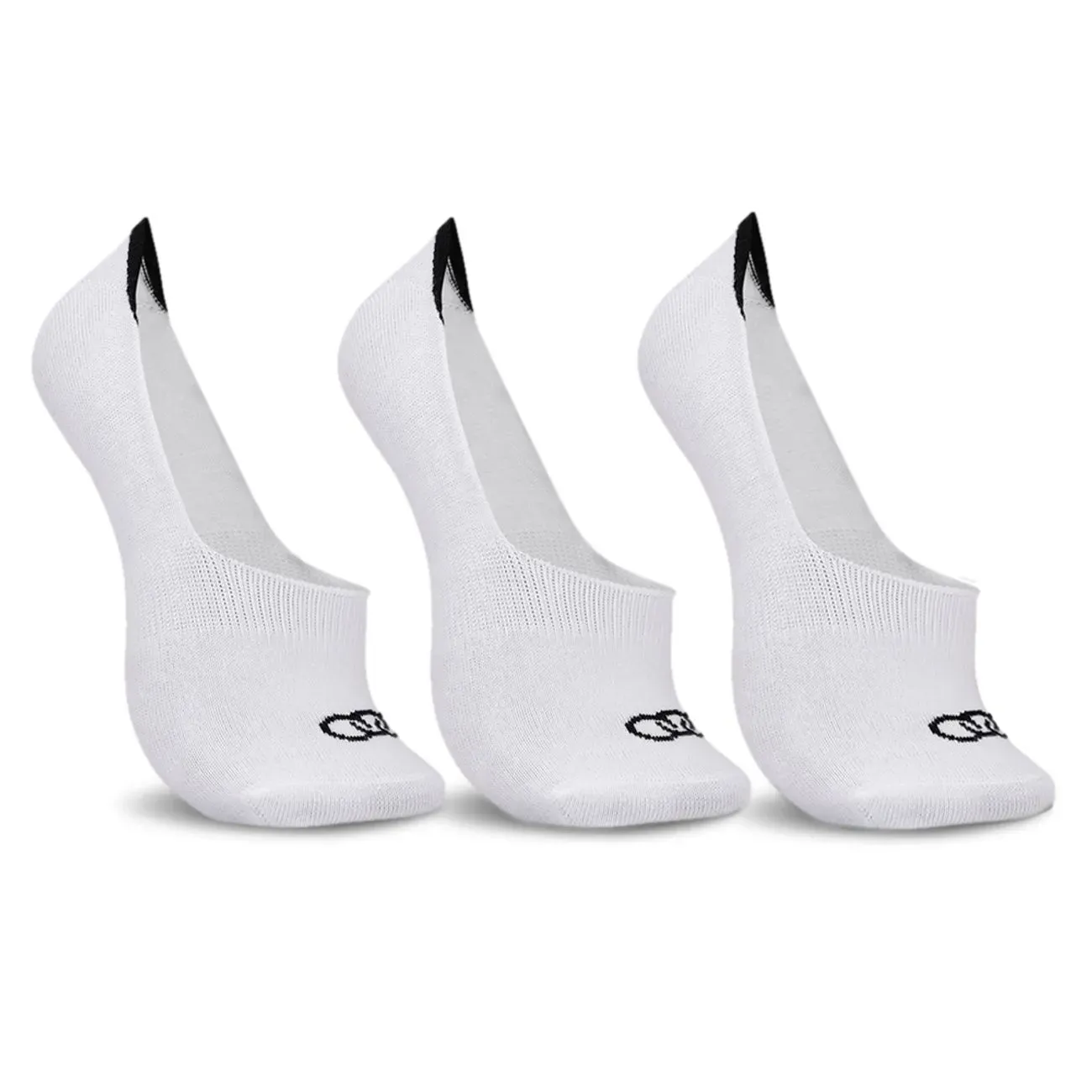 Kit com três meias esportivas masculinas Olympikus na cor branca, tecido leve e respirável